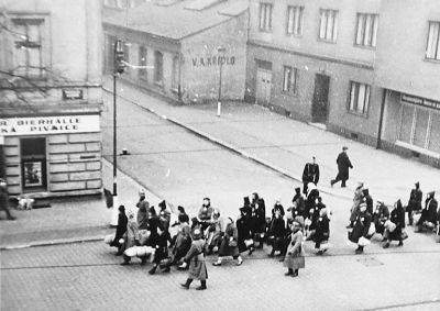 Ровно 82 года назад началась депортация евреев из Праги. Сегодня пройдет акция памяти - vinegret.cz - Польша - Чехия - Прага - Из