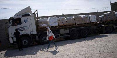 Fatima Shbair - The New York Times: грузовики с гумпомощью для сектора Газа не проверили на наличие оружия - detaly.co.il - Израиль - Египет - Сша - New York - New York - Газа