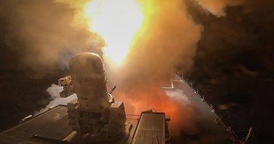Залпы ракет RIM-66M: эсминец USS Carney перехватил летевшие на Израиль дроны (фото) - focus.ua - Израиль - Иран - Сша - Украина - Йемен