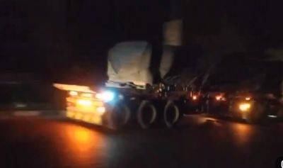 Видео: 20 грузовиков с гумпомощью въехали в Газу - mignews.net - Видео