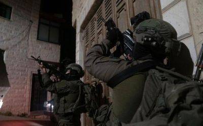 ЦАХАЛ арестовал 58 членов ХАМАС в ходе рейдов в Иудее и Самарии - mignews.net - Израиль - Палестина