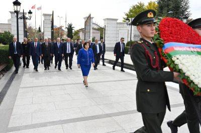 Гейдар Алиев - Сахиба Гафарова - Сахиба Гафарова посетила памятник великому лидеру Гейдару Алиеву в Анкаре (ФОТО) - trend.az - Турция - Анкара