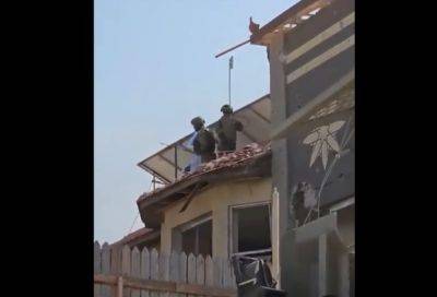 Солдаты ЦАХАЛ подняли израильский флаг на севере Газы - mignews.net - Израиль