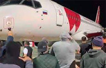 «Детали»: Минимум один гражданин Беларуси был на погромном рейсе в Махачкалу - charter97.org - Палестина - Россия - Тель-Авив - Белоруссия - Махачкала