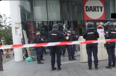 Террористка грозилась подорваться в Париже: ее застрелили - mignews.net - Франция - Париж
