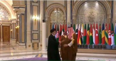 король Абдалла II (Ii) - Ибрагим Раиси - принц Салман - Мухаммед Ибн-Салман - Впервые после возобновления мира: принц Салман пожал руку президенту Ирана - mignews.net - Иран - Иордания - Саудовская Аравия - Эр-Рияд - Президент