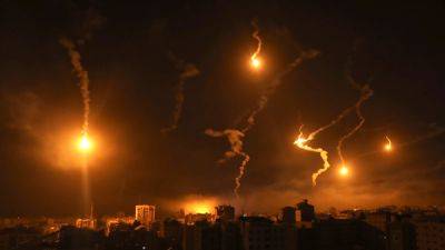 Израиль нанёс удары по Газе. Ведутся бои с ХАМАС у больницы "Аль-Шифа" - svoboda.org - Израиль - Палестина - Сирия - Сша - Евросоюз - Ливан - Газа