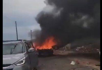 Видео: после обстрела в районе Довев горят несколько машин - mignews.net - Довев - Видео