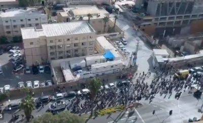 Биньямин Нетаниягу - В Тель-Авиве семьи заложников начали марш yf Иерусалим - mignews.net - Израиль - Тель-Авив - Иерусалим