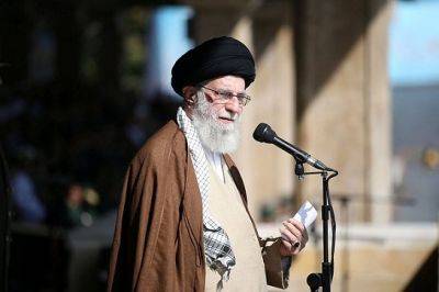 Али Хаменеи - Эбрахим Раиси - Исмаил Ханию - Верховный лидер Ирана попросил ХАМАС замолчать о вступлении Тегерана в конфликт - dialog.tj - Израиль - Иран - Тегеран - Президент