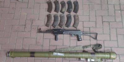 Полиция обнаружила оружие, украденное из зон боевых действий на юге - detaly.co.il - Израиль - Из