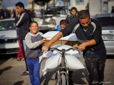 Жители Газы получают муку мешками - mignews.net - Газы