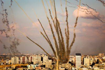 ХАМАС выпустил ракеты по Гуш-Дану; снаряд упал на шоссе в Ришоне - nashe.orbita.co.il