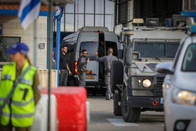Палестинские заключенные, ожидающие освобождение, прибыли в тюрьму Офер - nashe.orbita.co.il - Израиль
