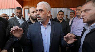 Гилад Шалит - Лидер ХАМАСа 7 октября приветствовал взятых в плен израильтян на чистом иврите и пообещал, что с ними ничего плохого не случится - 9tv.co.il - Израиль