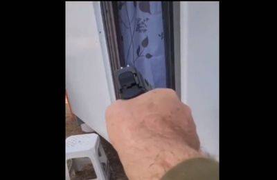 Видео: полицейский ищет выживших в Реим, но находит лишь груды тел - mignews.net - Израиль - Видео