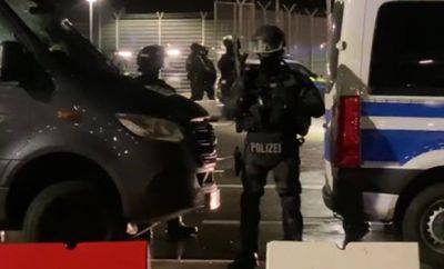 Речь о заложниках: аэропорт Гамбурга не работает из-за вооруженного мужчины - mignews.net - Из