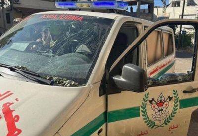 СМИ Ливана: ЦАХАЛ атаковал две машины скорой помощи - mignews.net - Израиль - Ливан