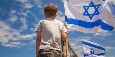 Школьники завернулись в израильский флаг — директор счел это актом агрессии - detaly.co.il - Тель-Авив