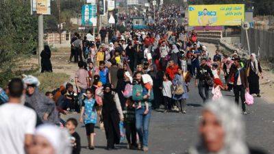 Эйлон Леви - Более 15 тысяч палестинцев за сутки покинули город Газа - svoboda.org - Израиль - Сша - Газа - Газа
