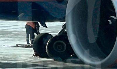 В РФ аварийно сел Boeing-737: на борту было 422 человека. Видео - mignews.net - Россия - Москва - Конго - Либерия - Бутан