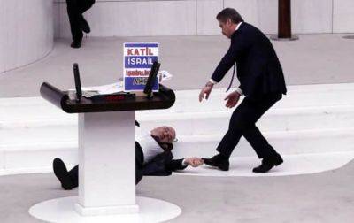 Хасан Битмез - В парламенте Турции у депутата произошел сердечный приступ: он умер - korrespondent.net - Израиль - Украина - Турция - Анкара
