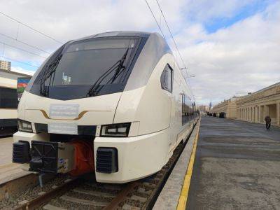 АЖД доставила в Баку новые поезда Stadler (ФОТО) - trend.az - Швейцария