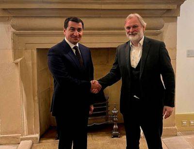 Хикмет Гаджиев - Хикмет Гаджиев провел обсуждения с советником премьер-министра Великобритании (ФОТО) - trend.az - Англия - Азербайджан - Президент