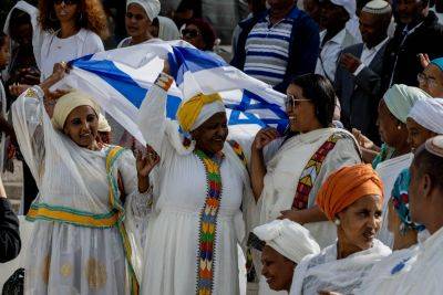 Группа выходцев из Эфиопии разоблачает в сети предрассудки об Израиле - news.israelinfo.co.il - Израиль - Эфиопия - Из