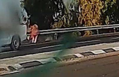 Новые кадры 7 октября: боевики убивают женщину, пытавшуюся бежать - mignews.net
