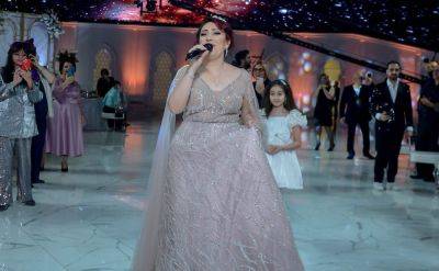 Математик и певица Улькер Гулиева провела творческий вечер в образе королевы (ФОТО) - trend.az - Азербайджан