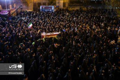 Али Хаменеи - Миллион человек на похоронах иранского генерала убитого 3 израильскими ракетами - mignews.net - Иран - Сирия - Ливан - Дамаск - Тегеран