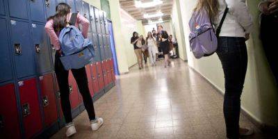 80% эвакуированных старшеклассников не ходят в школу - nep.detaly.co.il - Тель-Авив