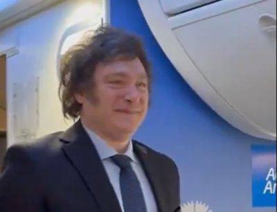 Хавьер Милей - Хавьер Милей купил обыкновенный билет на самолет: видео - mignews.net - Аргентина - Президент