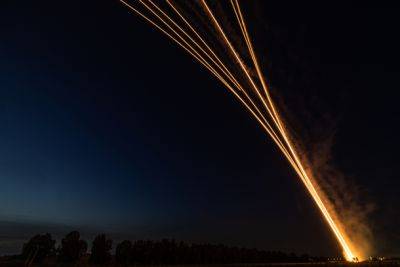 Дин Аль-Касс - Новогодняя ночь: ХАМАС выпустил более 20 ракет по Тель-Авиву - nashe.orbita.co.il - Тель-Авив