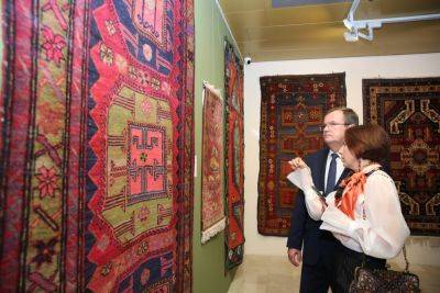 Гейдар Алиев - В Баку открылась выставка "Западно-азербайджанские ковры: историческая память наших орнаментов" (ФОТО) - trend.az - Азербайджан - Баку