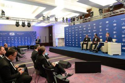 Льюис Хэмилтон - Максим Ферстаппен - В Баку состоялась пресс-конференция в рамках церемонии награждения FIA (ФОТО) - trend.az - Баку