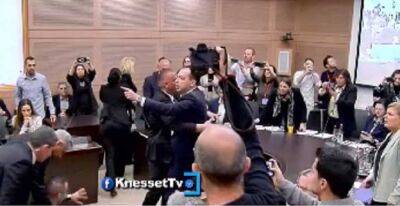 Ицхак Герцог - Симхе Ротман - Членов комитета Кнессета выгнали с заседания во время дебатов о судебной реформе - cursorinfo.co.il - Израиль