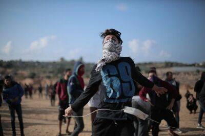 Израильтянина забросали камнями после того, как он по ошибке въехал в палестинскую деревню - nashe.orbita.co.il - Палестина - Восточный Иерусалим