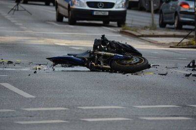 Травмы лица и конечностей: в Тель-Авиве пострадал мотоциклист - cursorinfo.co.il - Тель-Авив