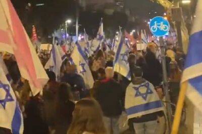 Биньямин Нетаниягу - В Тель-Авиве проходит многотысячная демонстрация против судебной реформы: появились первые кадры - cursorinfo.co.il - Израиль - Тель-Авив
