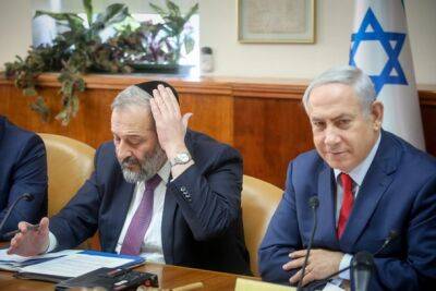 Арье Дери - Кнессет одобрил закон, позволяющий Дери вновь стать министром - nashe.orbita.co.il - Израиль