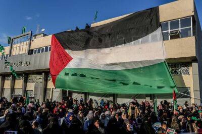 Массовые демонстрации палестинцев: Тысячи людей вышли на марш протеста - cursorinfo.co.il - Израиль - Палестина - Восточный Иерусалим
