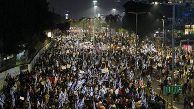 Биньямин Нетаньяху - Израильтяне протестуют против судебной реформы - ru.euronews.com - Израиль - Тель-Авив
