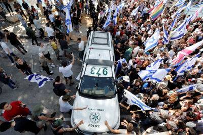 Израиль превращается в сектор перцового газа: водители и демонстранты начали бить друг друга - 9tv.co.il - Израиль - Тель-Авив - Иерусалим - Гана - Газа
