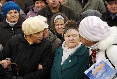 Последствия индексации: в апреле украинцам решили по-новому пересчитать пенсии - как изменят выплаты - ukrainianwall.com - Украина