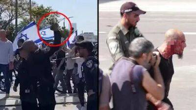 После протеста в Тель-Авиве: полицейский с гранатой попал под следствие - vesty.co.il - Израиль - Тель-Авив