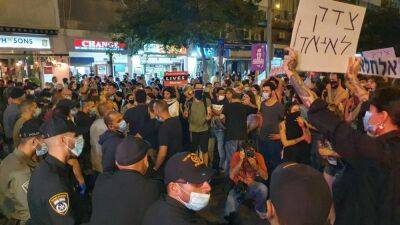 Джордж Кинг - В Тель-Авиве протестуют и против правительства, и против других демонстрантов, марширующих по Бней-Браку - 9tv.co.il - Израиль - Тель-Авив - Гана - Бней-Брака