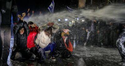 Биньямин Нетаньяху - Протесты в Израиле: демонстранты подошли к дому Нетаньяху, их разгоняли водометами (фото, видео) - focus.ua - Израиль - Тель-Авив - Иерусалим - Украина