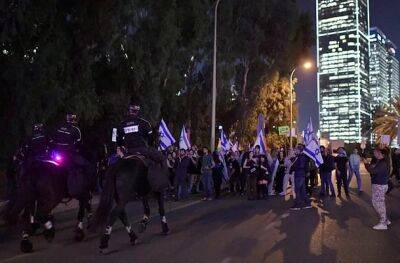 Биньямин Нетаниягу - Акции протеста не стихают в Тель-Авиве и Иерусалиме: 30 человек арестовано полицией - nashe.orbita.co.il - Тель-Авив - Иерусалим